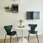 Appartamento Bohotastic Fuer Bis Zu 4, Terrasse, Grill Erlangen